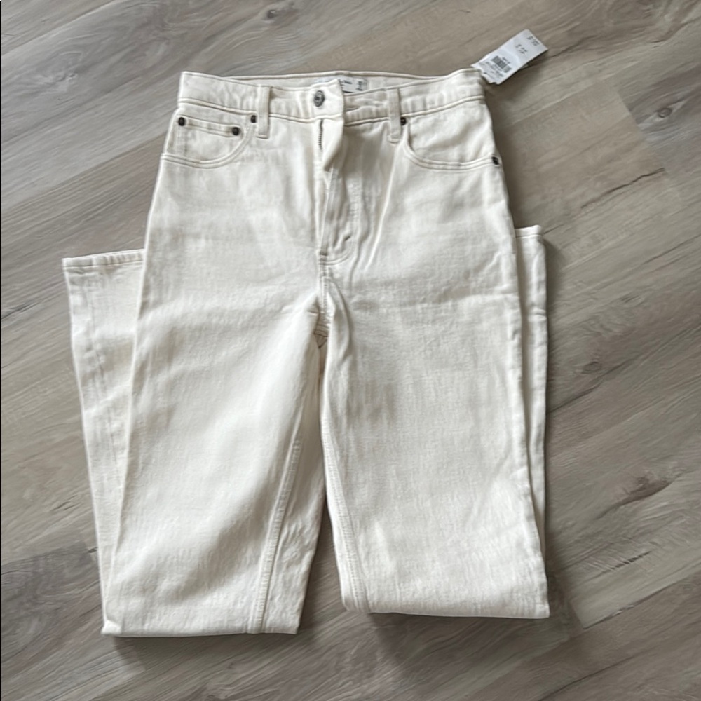 Abercrombie 90’s Straight Ultra High Rise Jeans